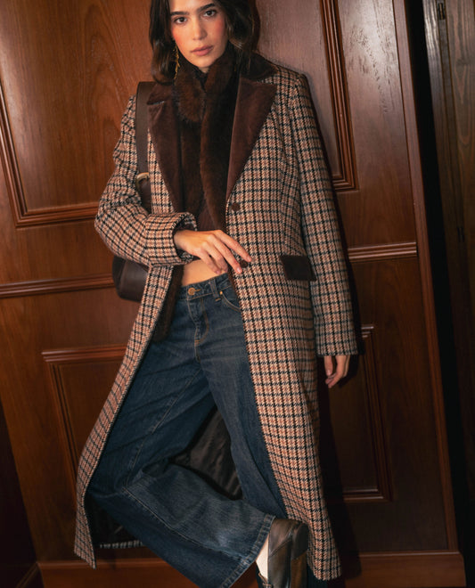 ABRIGO NEW IN TOWN · CUADROS